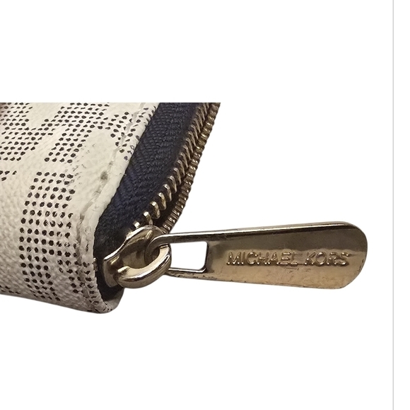 Michael Kors Gray Zip Wallet - Picture 4 of 6